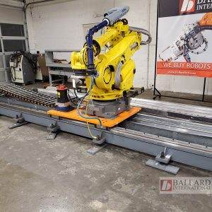 Fanuc r-2000iB on an 8m linear rail