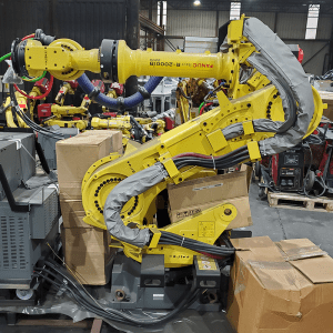 Fanuc R 2000iB 220U